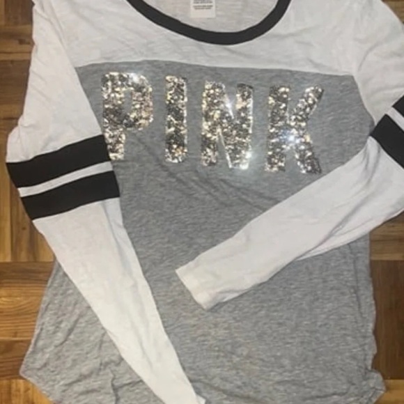 Bundle of Long Sleeved Victoria’s Secret Pink Shirts, Women’s size small - Picture 2 of 5